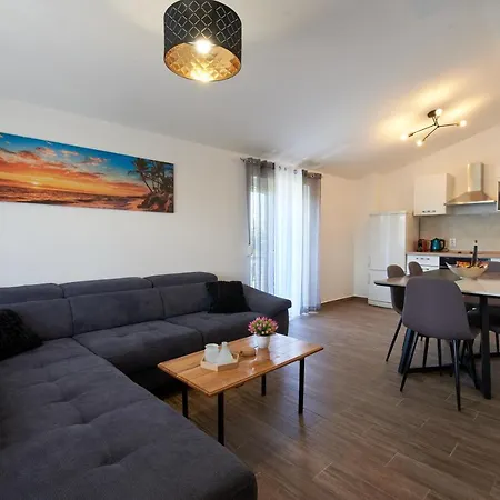 Ljubica Apartment *